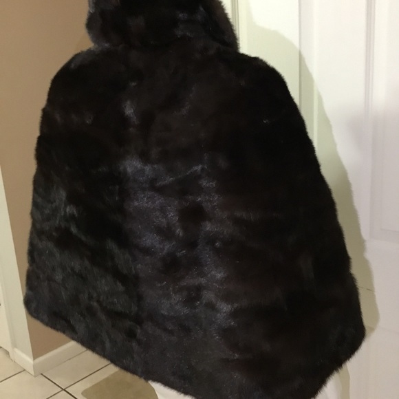 Mink jacket/cape - Picture 11 of 16